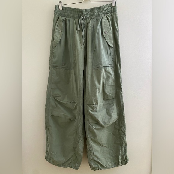 Daily Practice by Anthropologie Sporty Parachute Pants size S green nwt - Picture 8 of 9